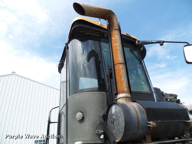 image for item DE5098 Ag-Chem RoGator RG1100 applicator