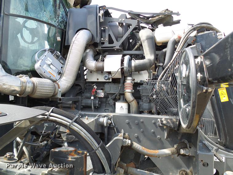 image for item DE5098 Ag-Chem RoGator RG1100 applicator