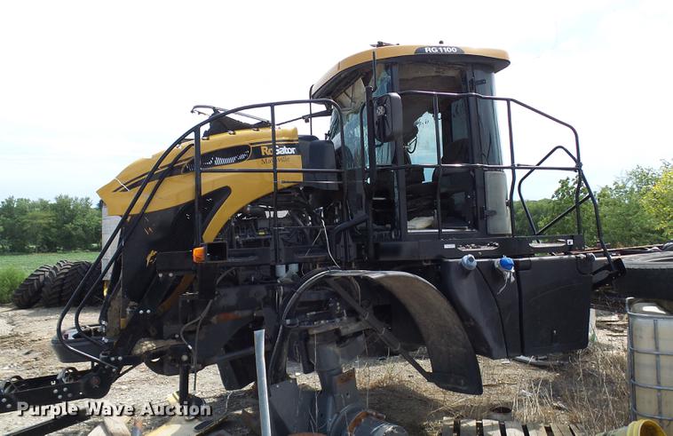 image for item DE5098 Ag-Chem RoGator RG1100 applicator
