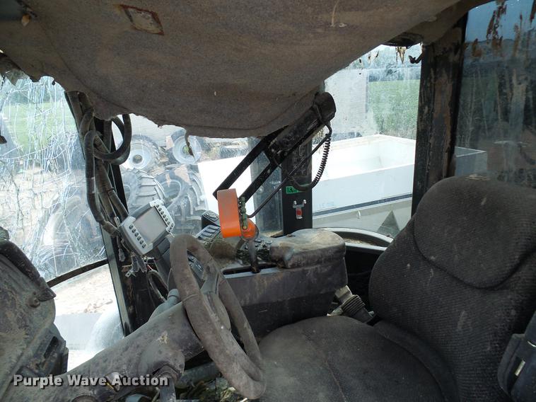 image for item DE5098 Ag-Chem RoGator RG1100 applicator