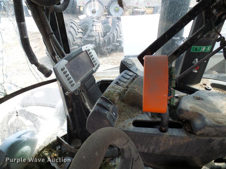 image for item DE5098 Ag-Chem RoGator RG1100 applicator