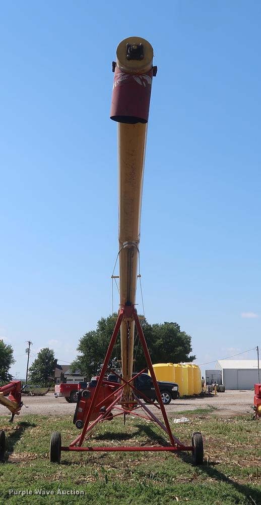 image for item DF2304 Westfield MK100-71 grain auger