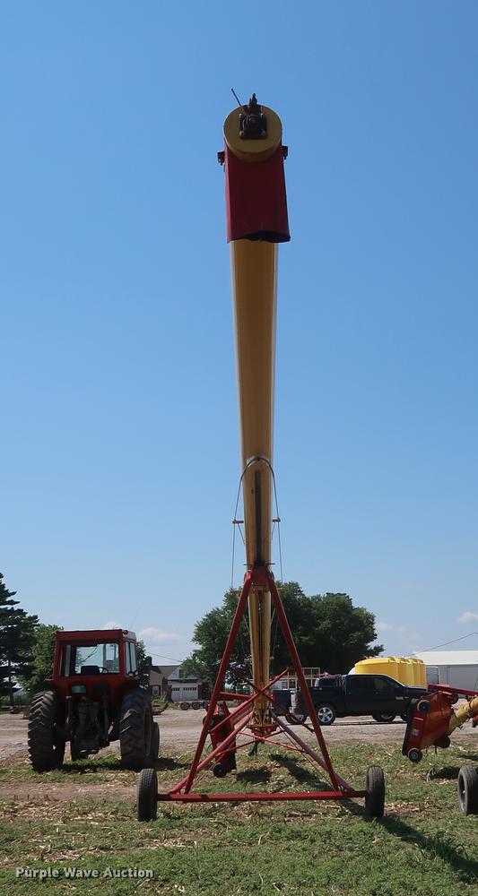 image for item DF2305 Westfield MK100-71 grain auger