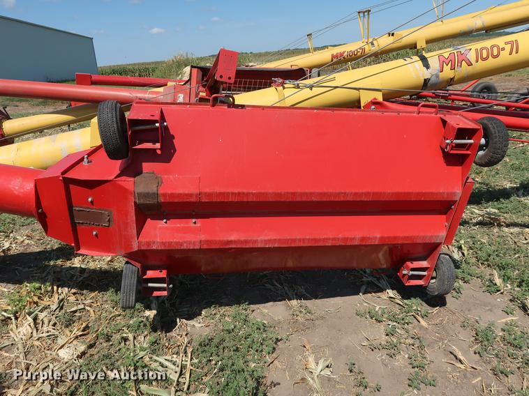 image for item DF2305 Westfield MK100-71 grain auger