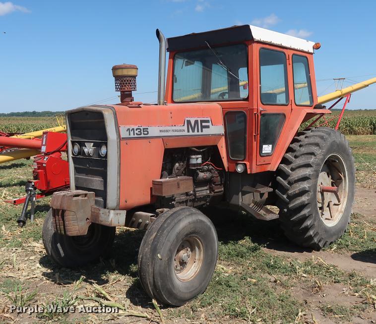 image for item DF2306 1976 Massey Ferguson 1135 tractor
