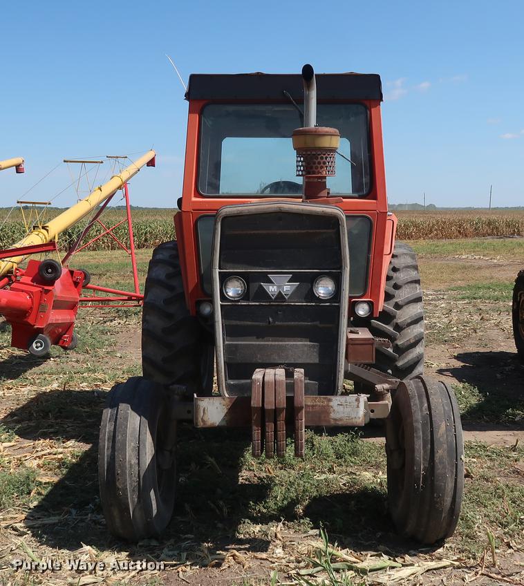 image for item DF2306 1976 Massey Ferguson 1135 tractor