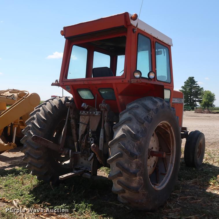 image for item DF2306 1976 Massey Ferguson 1135 tractor