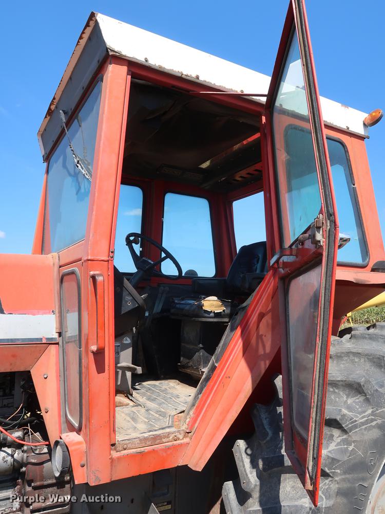 image for item DF2306 1976 Massey Ferguson 1135 tractor