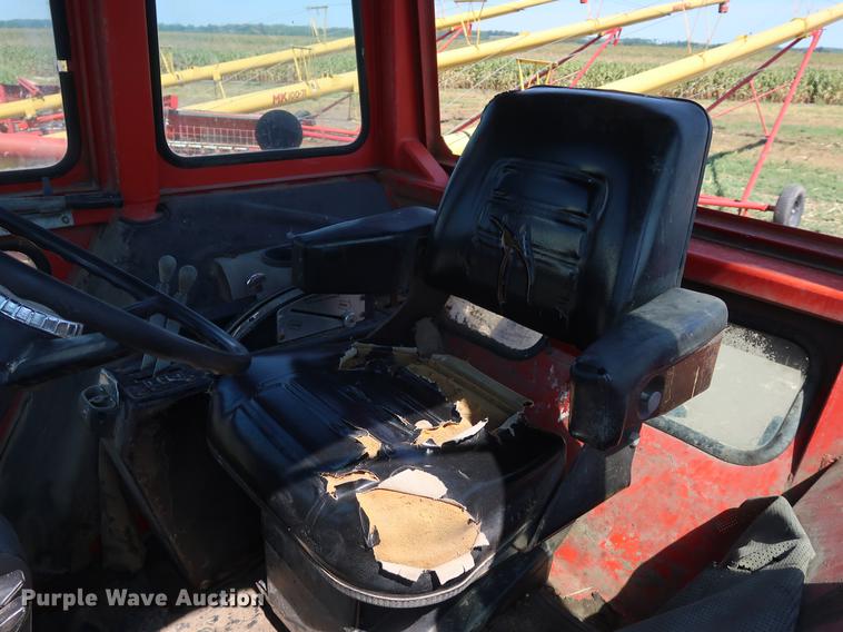 image for item DF2306 1976 Massey Ferguson 1135 tractor