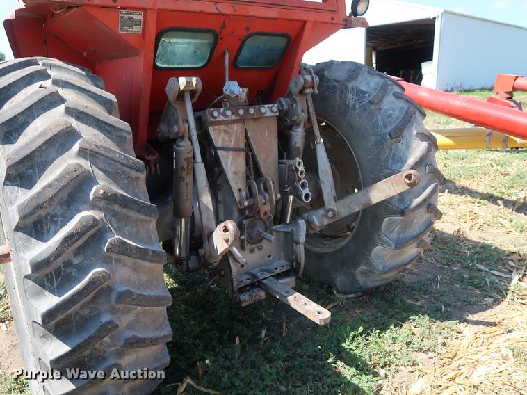 image for item DF2306 1976 Massey Ferguson 1135 tractor