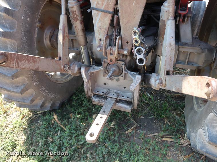 image for item DF2306 1976 Massey Ferguson 1135 tractor