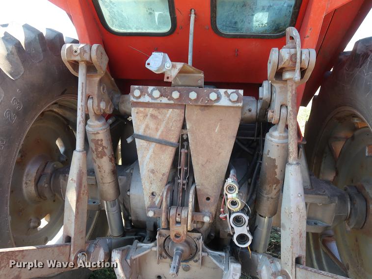 image for item DF2306 1976 Massey Ferguson 1135 tractor