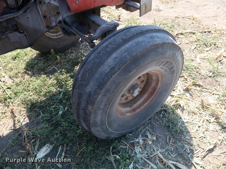 image for item DF2306 1976 Massey Ferguson 1135 tractor