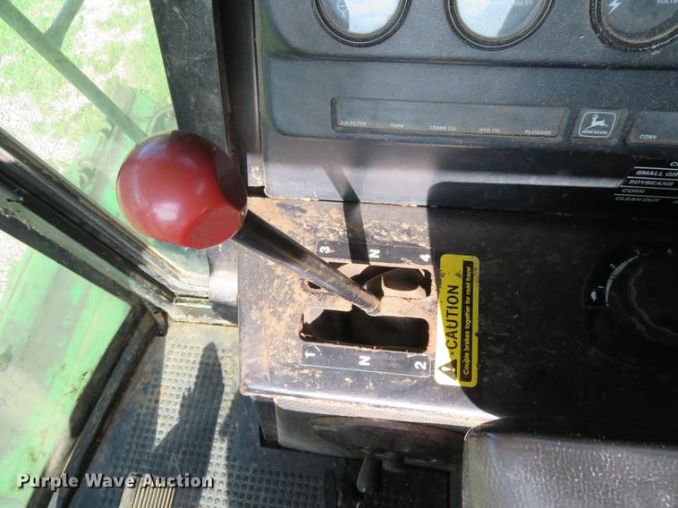 image for item DF9891 1980 John Deere 7720 RWA combine