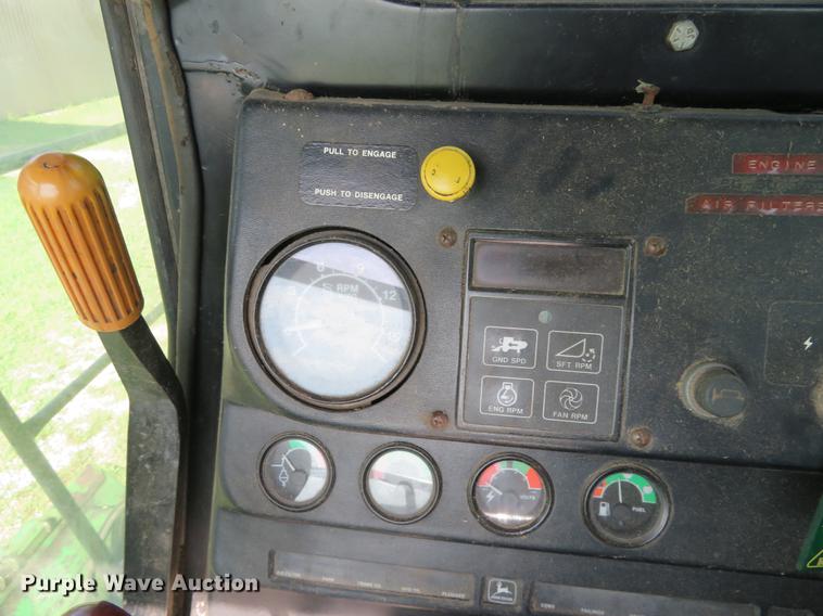 image for item DF9891 1980 John Deere 7720 RWA combine