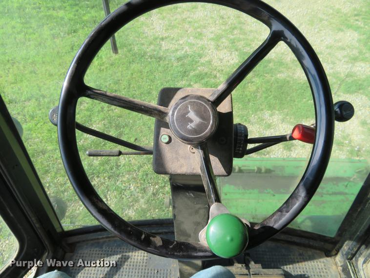image for item DF9891 1980 John Deere 7720 RWA combine