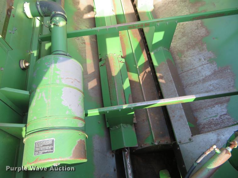 image for item DF9891 1980 John Deere 7720 RWA combine