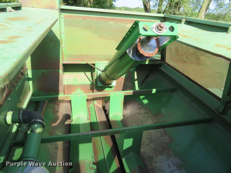 image for item DF9891 1980 John Deere 7720 RWA combine