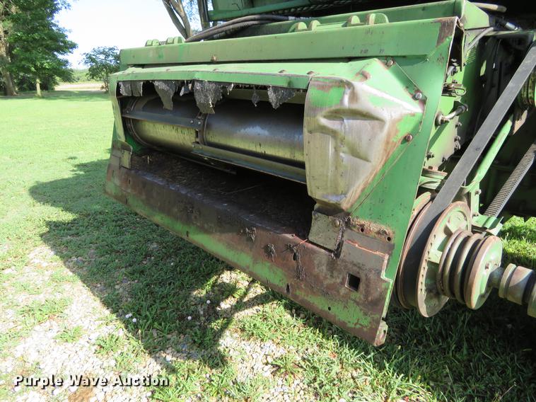 image for item DF9891 1980 John Deere 7720 RWA combine