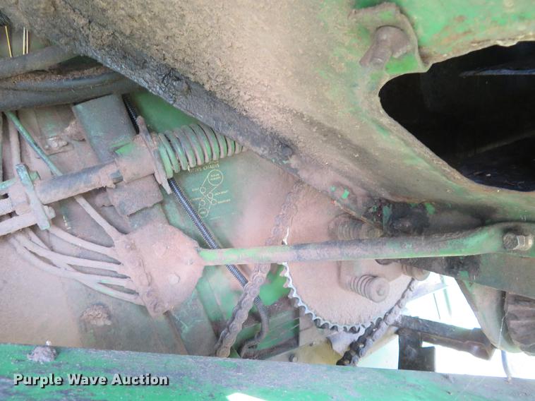 image for item DF9891 1980 John Deere 7720 RWA combine