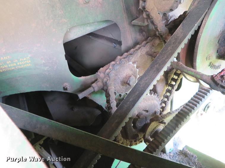 image for item DF9891 1980 John Deere 7720 RWA combine