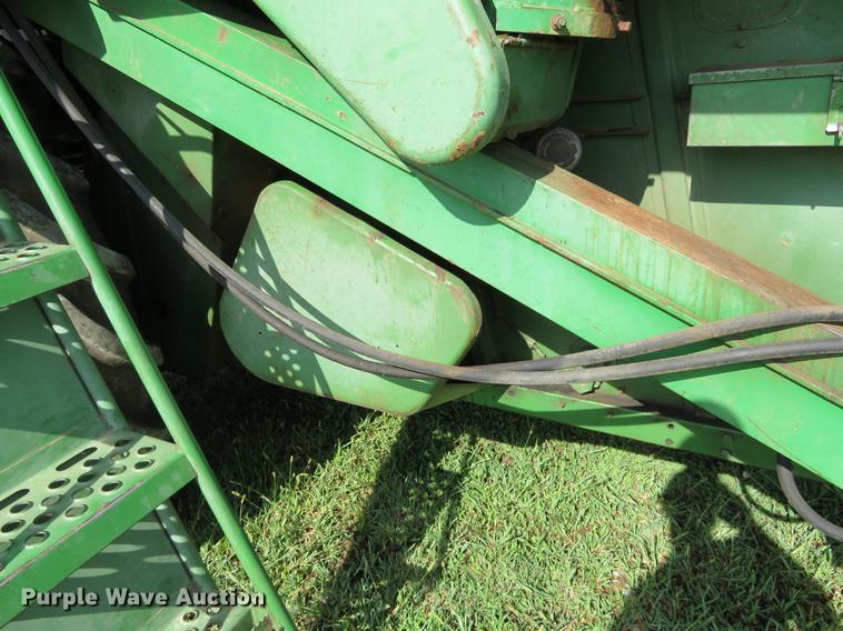 image for item DF9891 1980 John Deere 7720 RWA combine