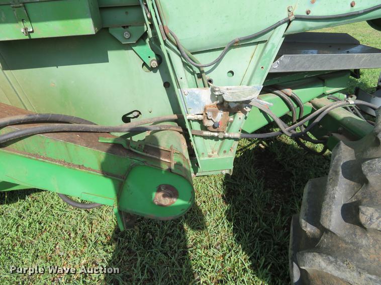 image for item DF9891 1980 John Deere 7720 RWA combine