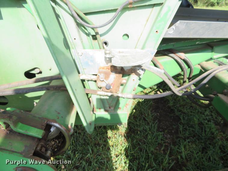 image for item DF9891 1980 John Deere 7720 RWA combine