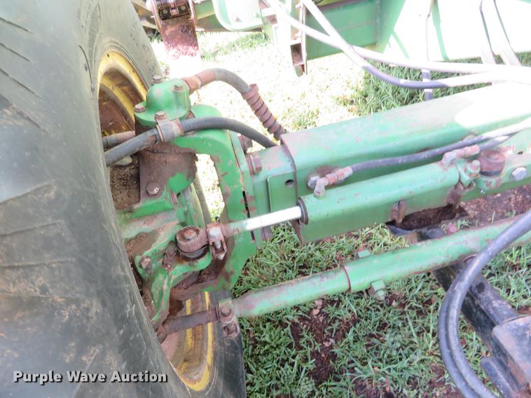 image for item DF9891 1980 John Deere 7720 RWA combine