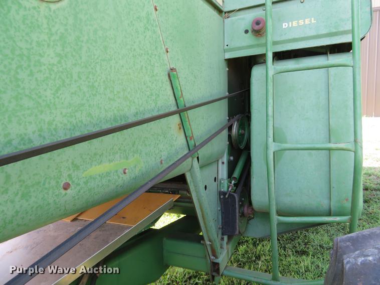 image for item DF9891 1980 John Deere 7720 RWA combine
