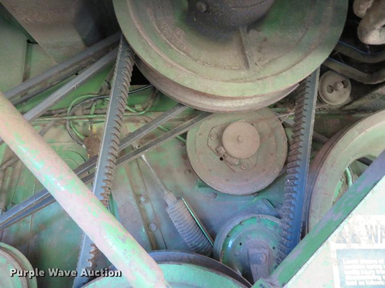 image for item DF9891 1980 John Deere 7720 RWA combine