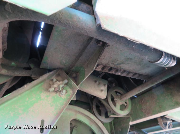 image for item DF9891 1980 John Deere 7720 RWA combine