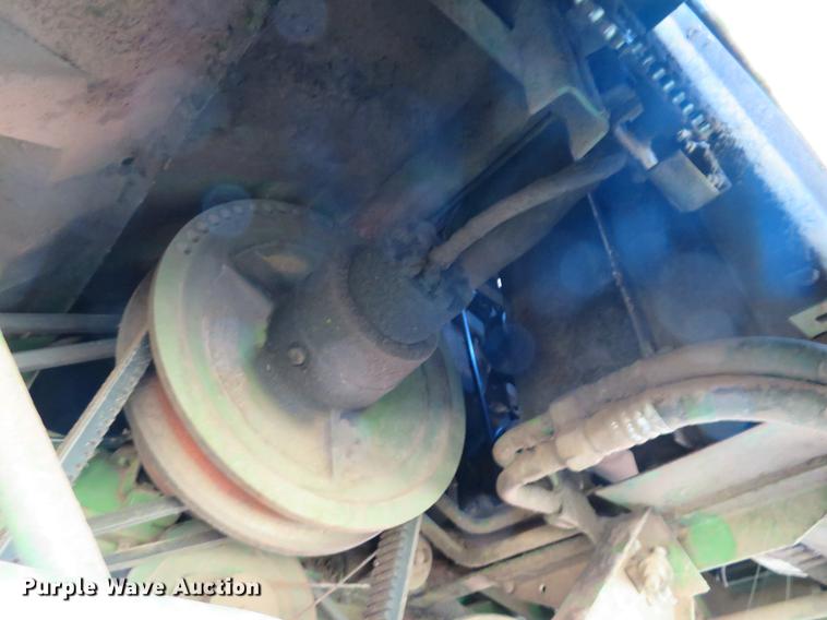 image for item DF9891 1980 John Deere 7720 RWA combine