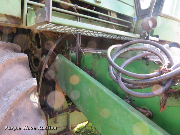 image for item DF9891 1980 John Deere 7720 RWA combine