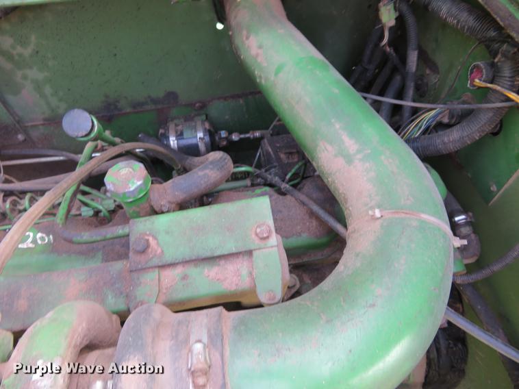 image for item DF9891 1980 John Deere 7720 RWA combine