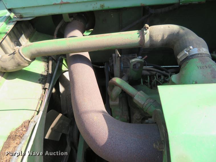 image for item DF9891 1980 John Deere 7720 RWA combine