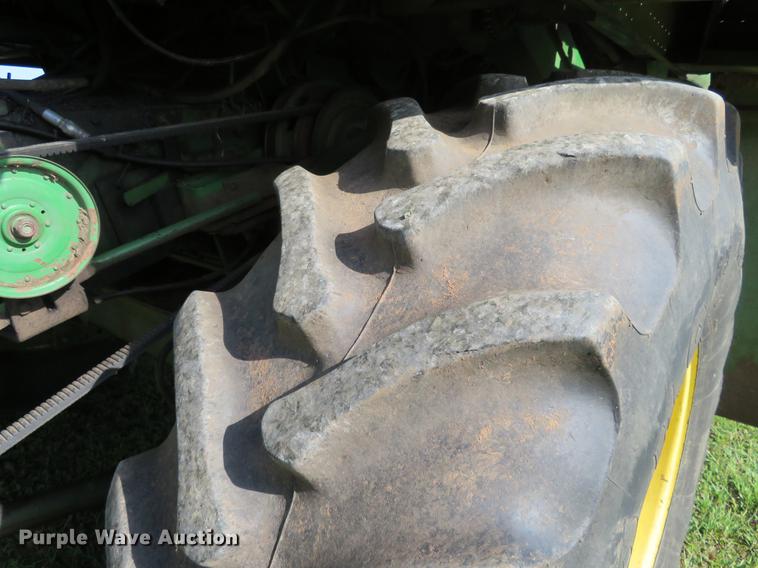 image for item DF9891 1980 John Deere 7720 RWA combine