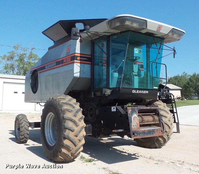 image for item DV9440 1992 Gleaner R52 combine