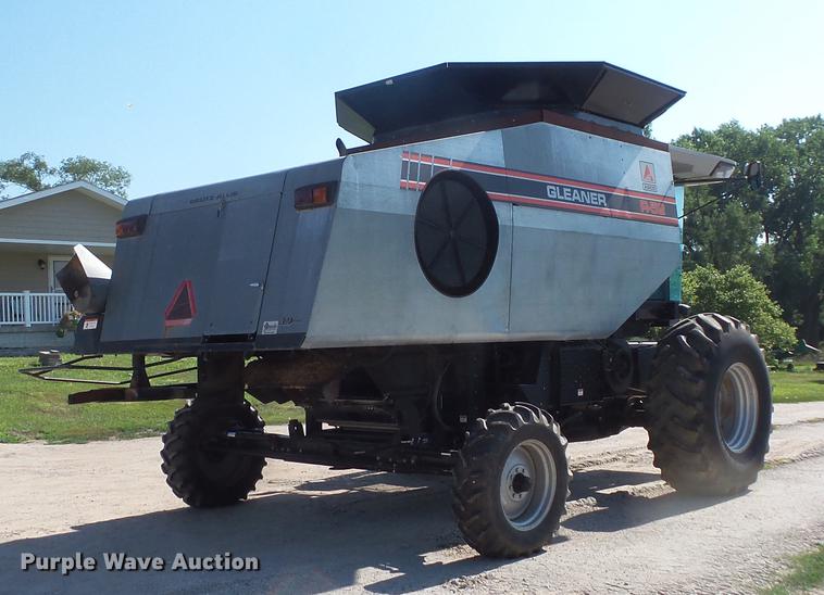 image for item DV9440 1992 Gleaner R52 combine