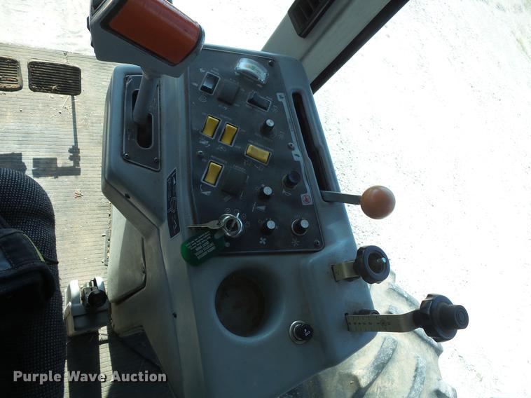 image for item DV9440 1992 Gleaner R52 combine