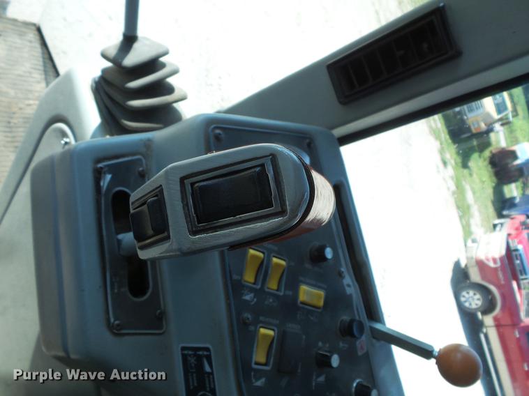 image for item DV9440 1992 Gleaner R52 combine