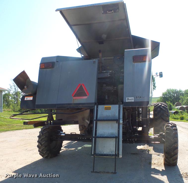 image for item DV9440 1992 Gleaner R52 combine
