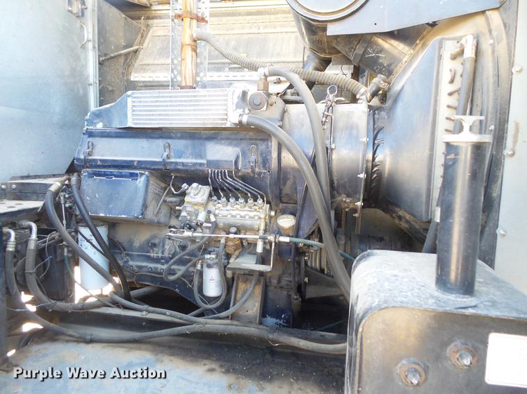 image for item DV9440 1992 Gleaner R52 combine