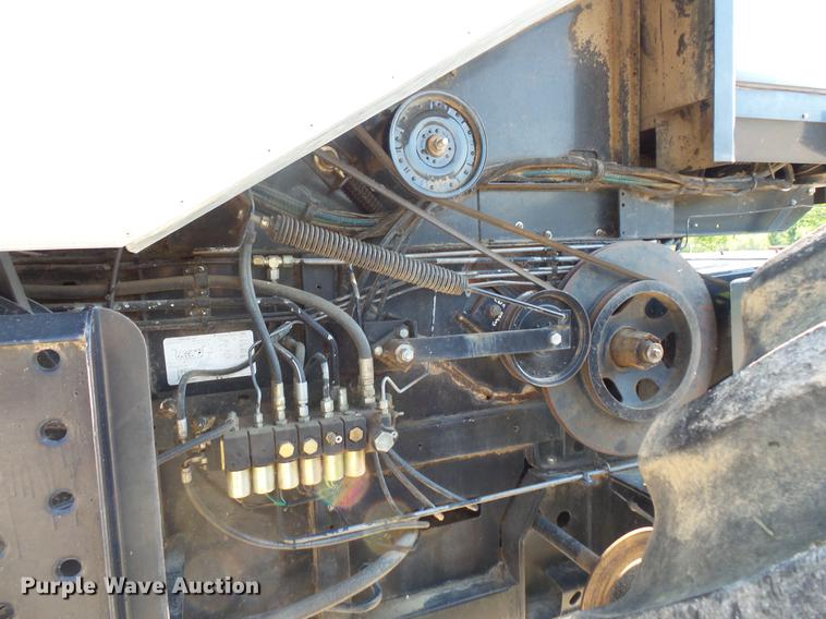 image for item DV9440 1992 Gleaner R52 combine