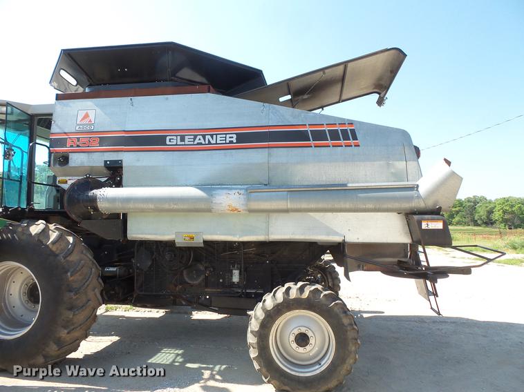 image for item DV9440 1992 Gleaner R52 combine