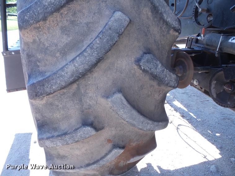 image for item DV9440 1992 Gleaner R52 combine