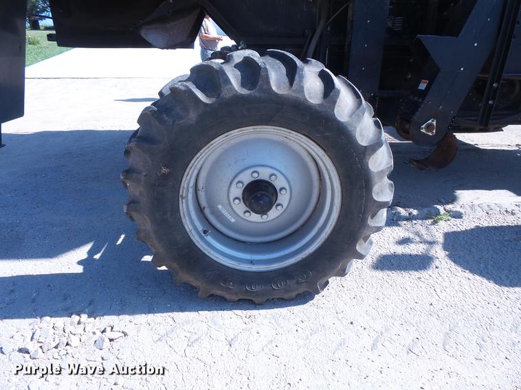 image for item DV9440 1992 Gleaner R52 combine