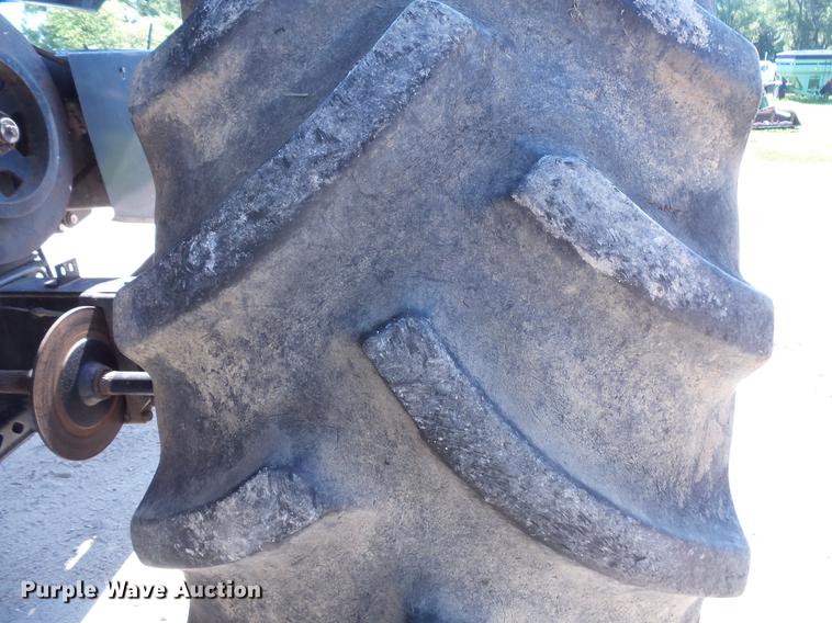 image for item DV9440 1992 Gleaner R52 combine