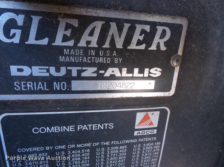 image for item DV9440 1992 Gleaner R52 combine