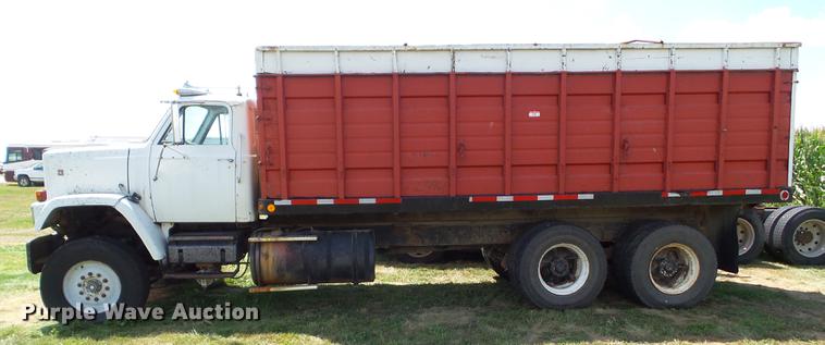 image for item DZ9403 1979 GMC C64 grain truck